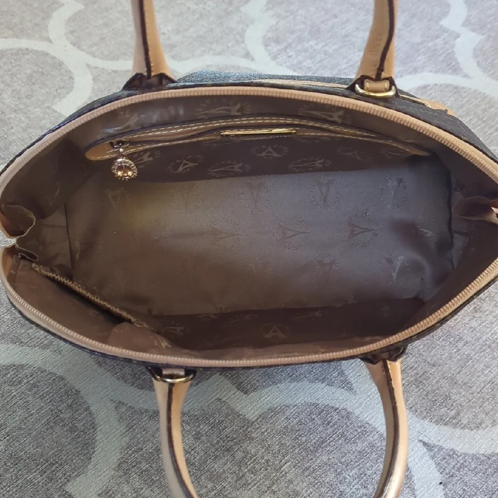 Brown And Tan Leather Patterned Handbag - Picture 6 of 13